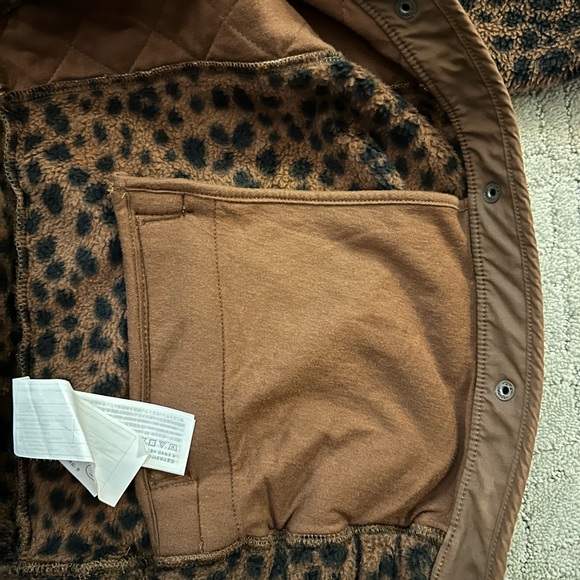 A&F Leopard Mixed Media Fleece Bomber Jacket Size L - Picture 7 of 8